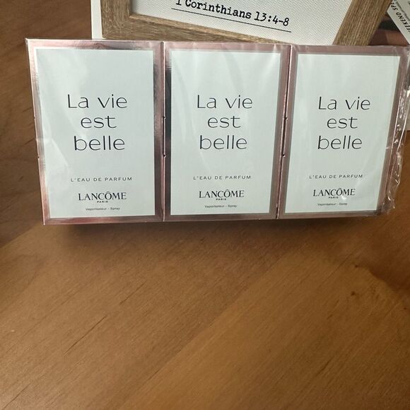 Sealed 12 Packs 1.2ml Lancôme La Vie east belle L’EAU DE PARFUM - Picture 3 of 6